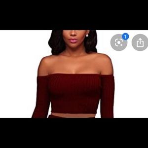 Off shoulders top shortsleeved
